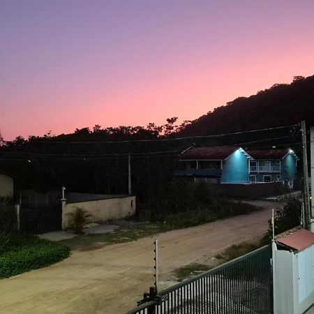 Kitnet Aconchegante Praia De Maranduba Apartment Ubatuba Ngoại thất bức ảnh